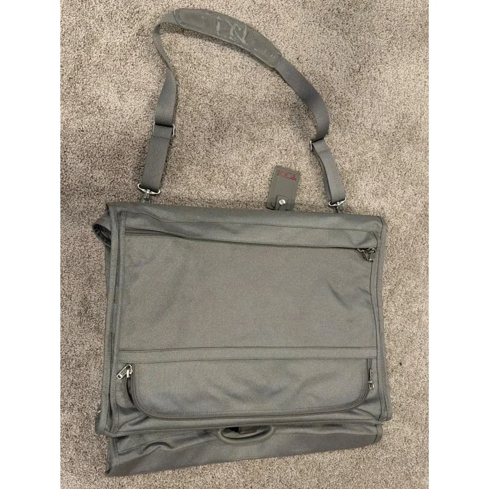 Tumi Alpha Grey Ballistic Nylon Tri-Fold Garment Bag Travel Suit Carrier Luggage